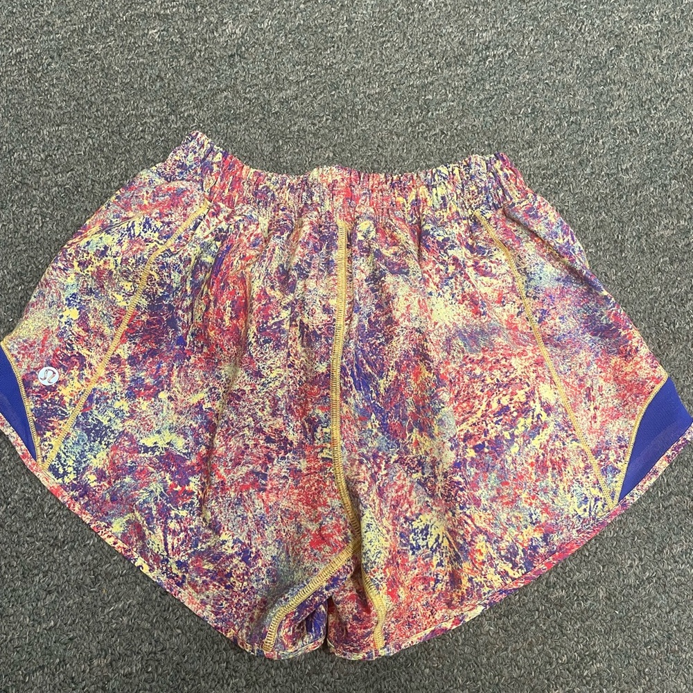 Lululemon Seawheeze 2019 Hotty Hot Shorts SZ 4 Tall.